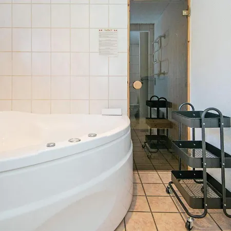 8 Person Holiday In Alling Bro 4* Nørager