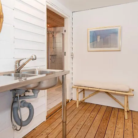 8 Person Holiday In Alling Bro Hotel Nørager